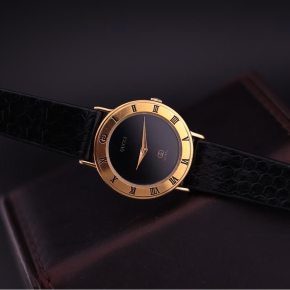 1990s  Gucci Women’s Watch
Ref. No. 3001L
18k Gold-Plated Case, Swiss Made - Picture 6 of 10